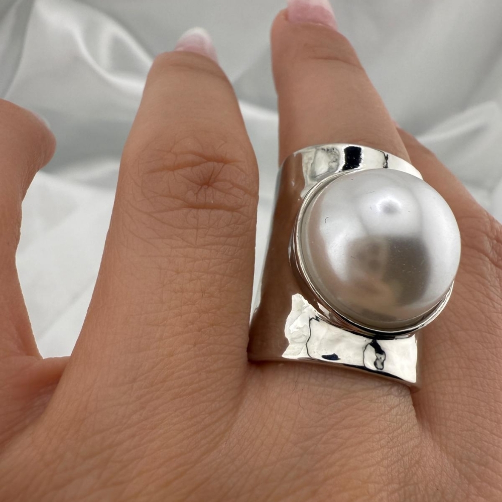 Zara Silver Pearl Statement Ring - image 5
